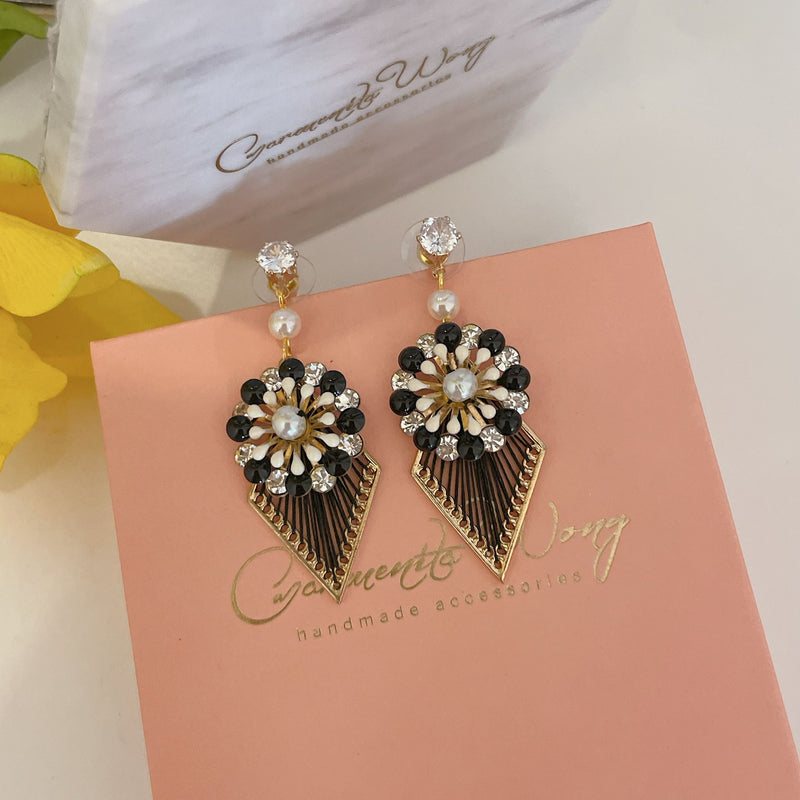 Carmenita Wong | Earrings | MN11 Black