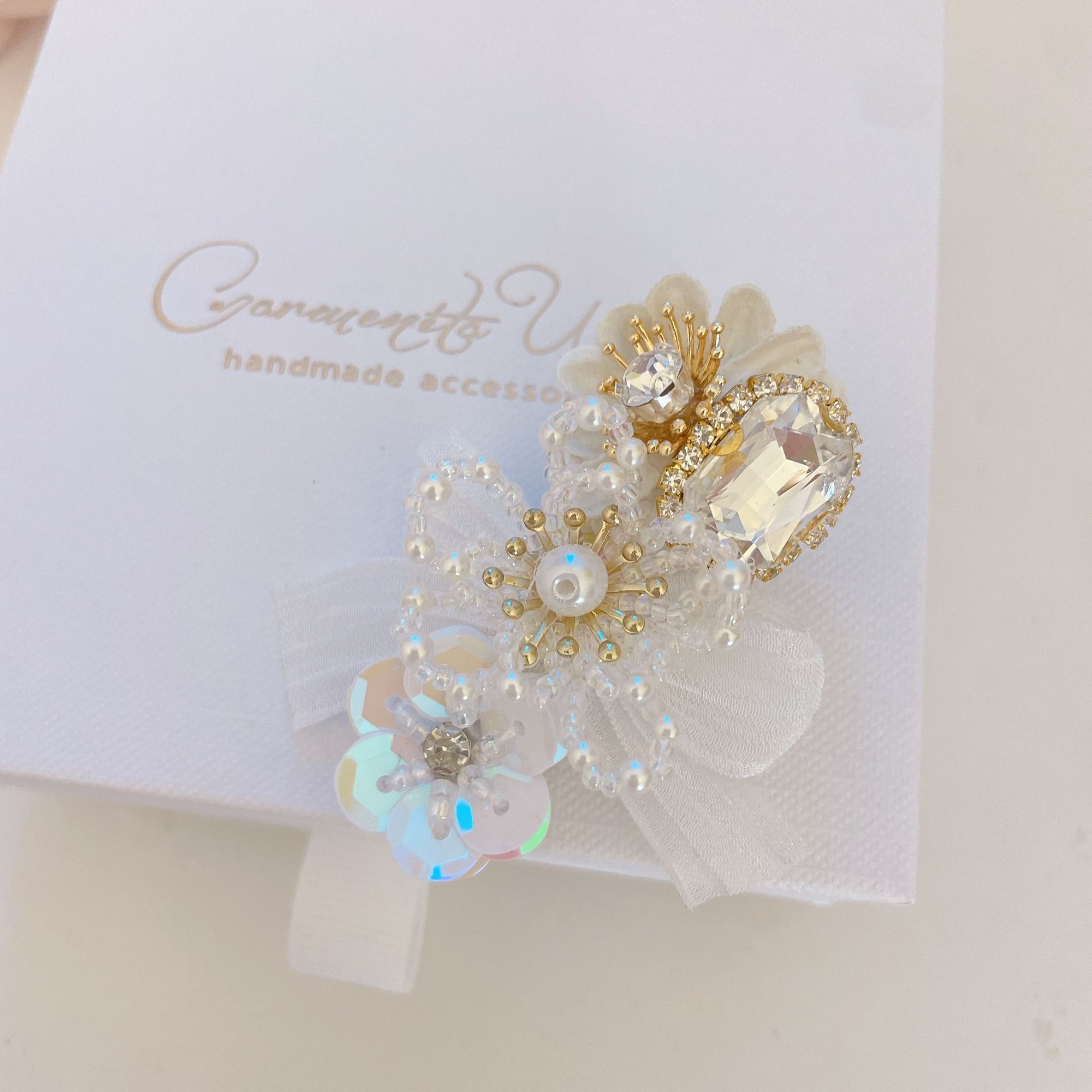Carmenita Wong | Hair Clip | HC09 White