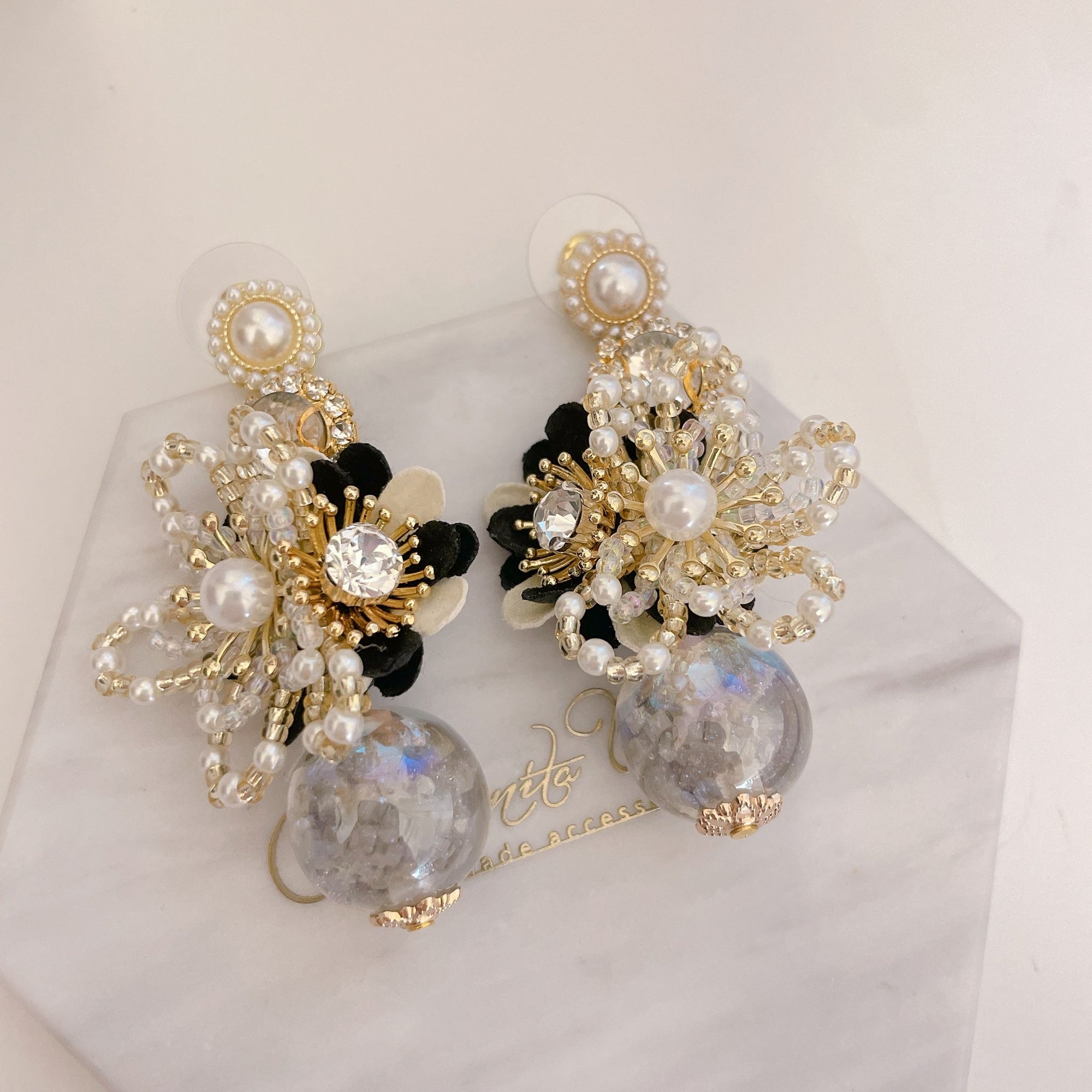 Carmenita Wong | Earrings | FF39 Black