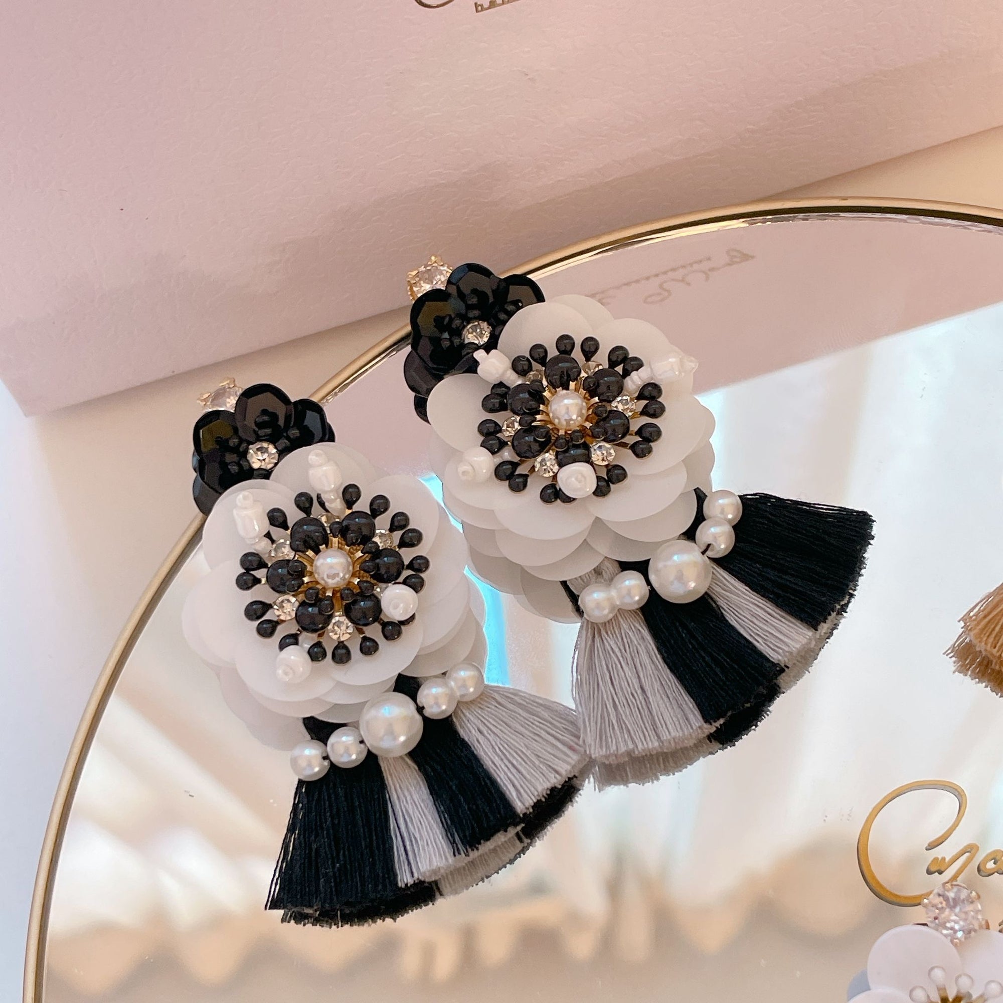 Carmenita Wong | Earrings | T32 Black