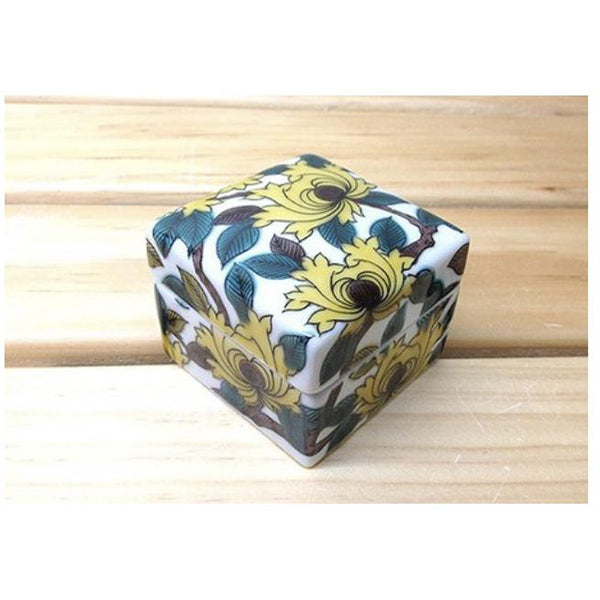 KUTANI | Pottery Box | Overglaze Enamels Peony