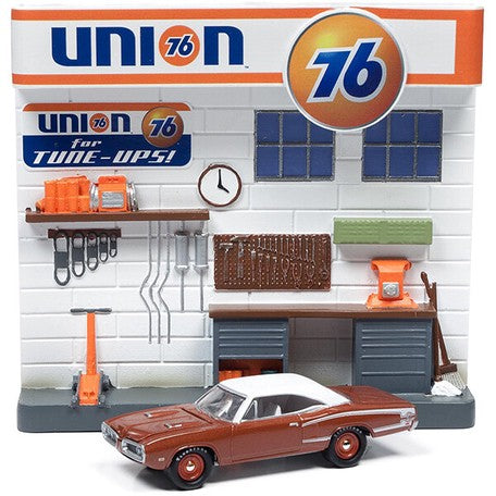 EASE 1970 Model Car | Johnny Lightning