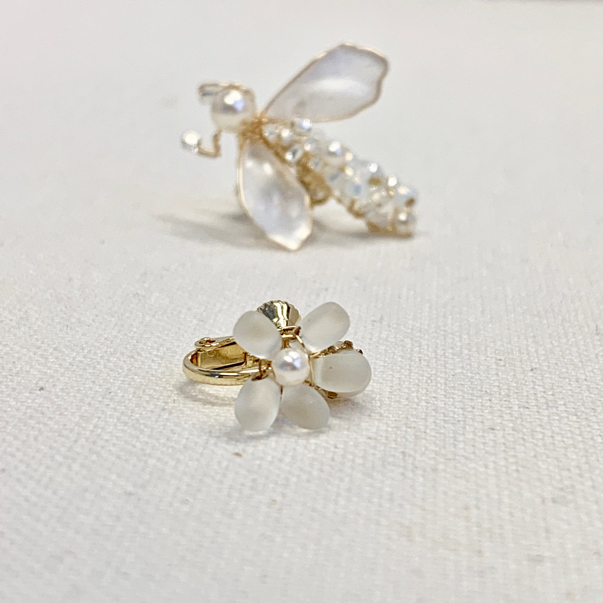 Le Bonheur Design | Bee Clip-on Earrings (3804235431970)
